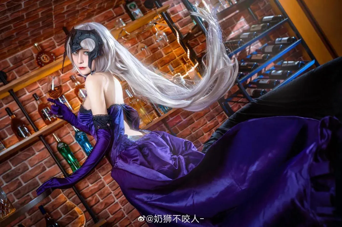 奶狮不咬人 – NO.07 黑贞德 [10P]插图5